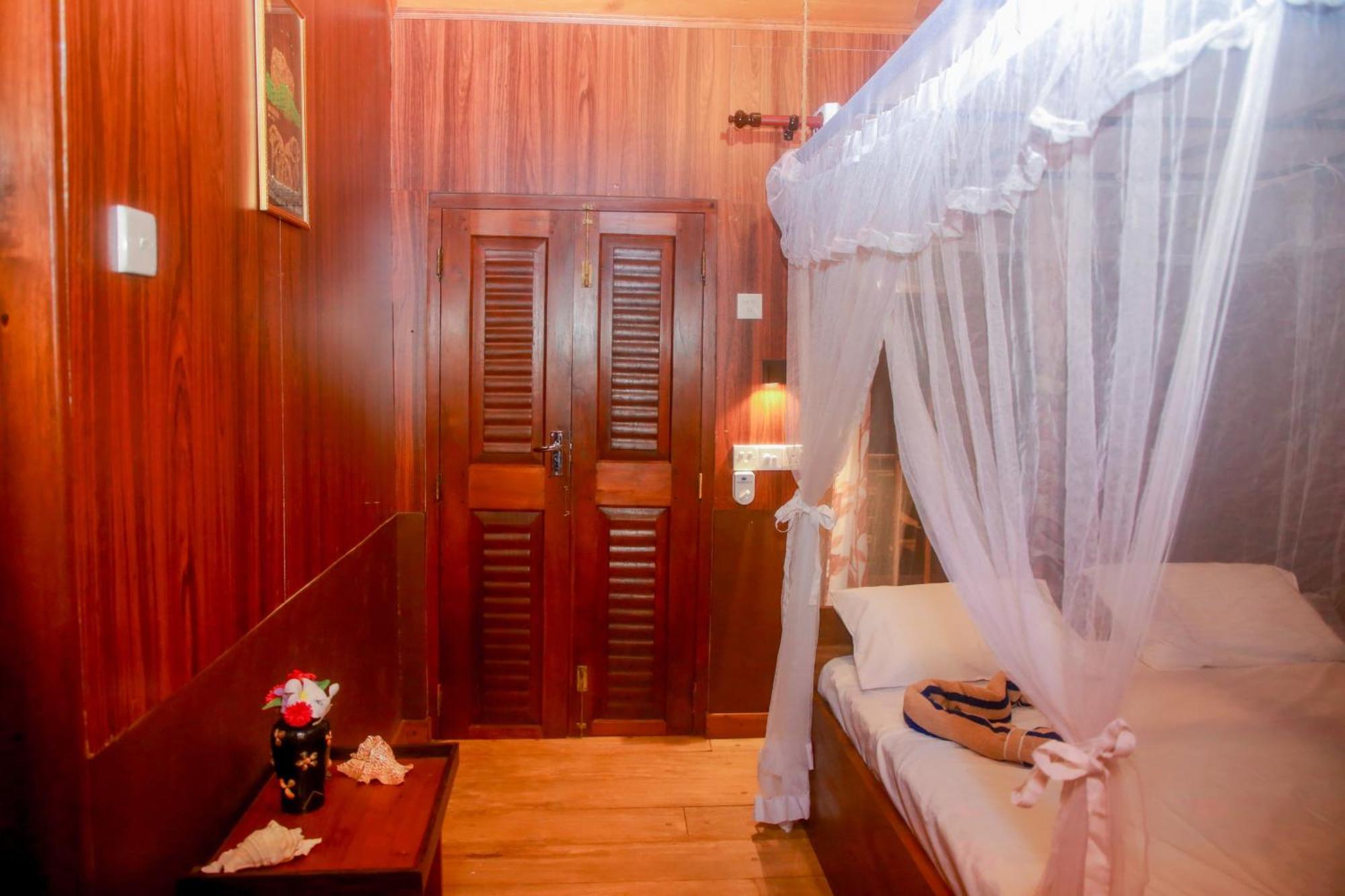 Blue Ocean Tree House Hiriketiya Villa Dickwella Exterior photo